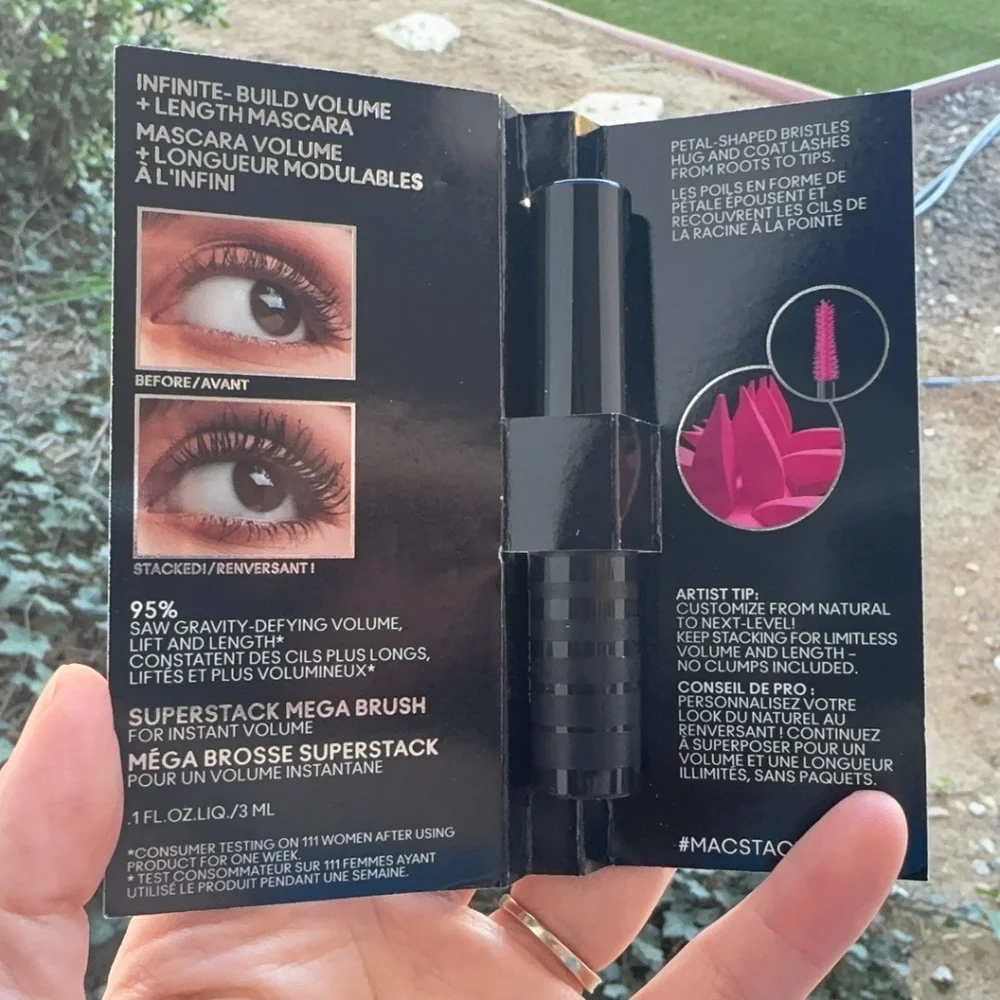 MAC Stack Mascara Superstack Mega Brush Black Mascara Travel Size 0.1 oz / 3 ml